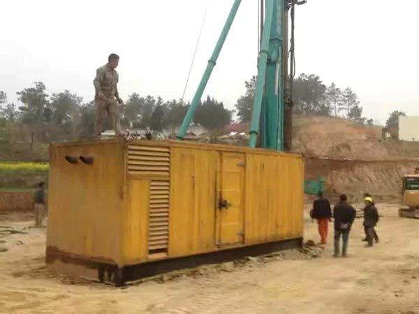 水磨沟如何判断水冷式机油散热器密封件是否需要更换?